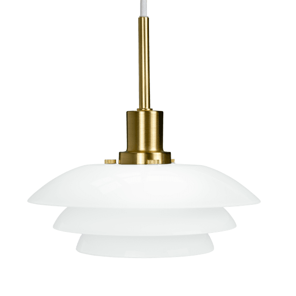 DL20 Ø20 Messinki kattovalaisin valmistajalta Dyberg Larsen - DL20 opaaliriipus messingisellä metallijalalla on tyylikäs valaisin, joka sopii täydellisesti ruoka- tai sohvapöydän päälle.