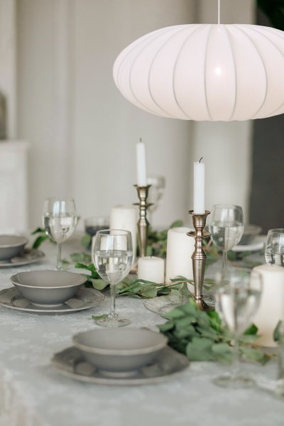 Mamsell Ø55 Valkoinen kattovalaisin valmistajalta Aneta Lighting - MAMSELL-kattoriipus valkoisena tri&aring; joka antaa pehmeän ja mukavan hehkun, 40W E27 (ei sisälly).