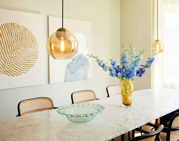 Bubbles Ø24 Keltainen kattovalaisin valmistajalta Halo Design - Bubbles-lampun yksinkertainen muoto antaa sille kauniin muotoilun.