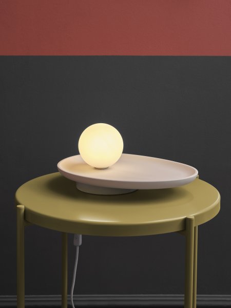 Plaster Nest 14cm Valkoinen pöytävalaisin valmistajalta Ledvance - Glaskupan i opal som omfamnar ljusk&auml;llan skapar ett fint och bl&auml;ndfritt ljus i rummet.