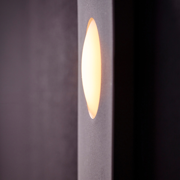 Evo 100cm Harmaa seinävalaisin valmistajalta Herstal - 