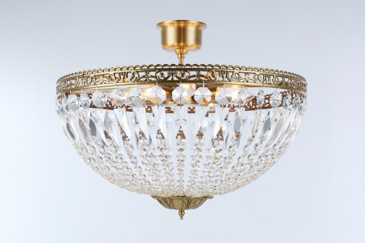 Classic Ø55 kristalli valmistajalta Norrsken Design - Tässä kattovalaisimessa yhdistyy klassinen viehätys ja ylellinen, moderni kosketus.