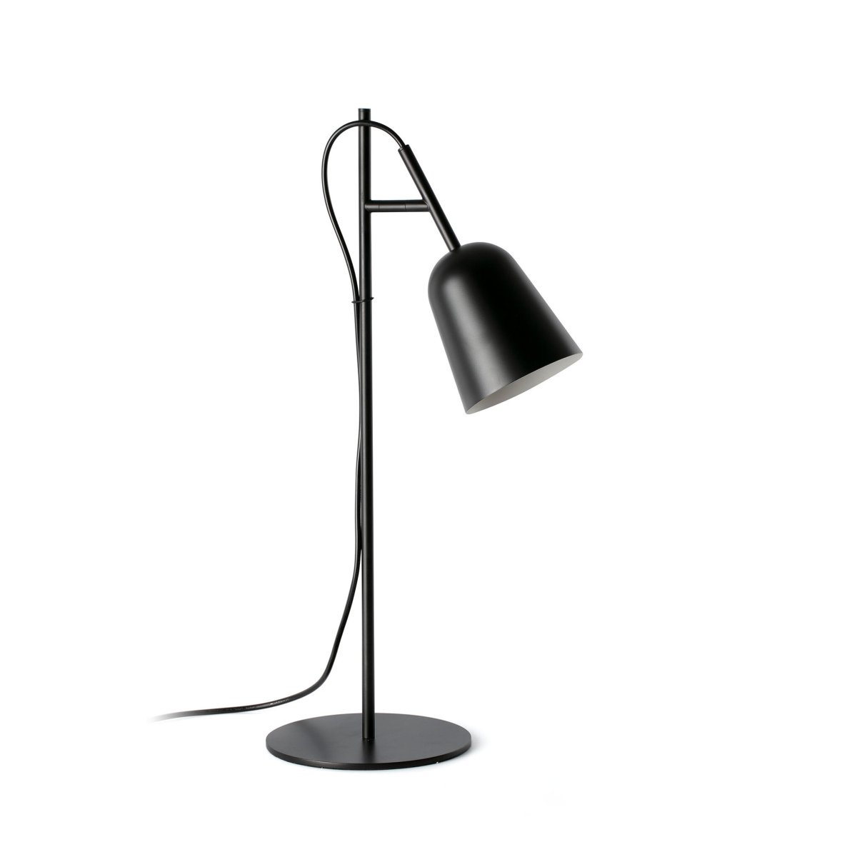 Studio 55cm Musta työpöytävalaisin valmistajalta Faro Barcelona - Studio on elegantti Nahtrangin suunnittelema p&ouml;yt&auml;valaisin, joka on saanut inspiraationsa ikonisesta 1950-luvun muotoilusta modernilla yksinkertaisuudella tulkittuna.