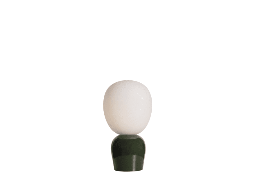 Buddy 34cm Vihreä pöytävalaisin valmistajalta Belid - Tasaisen valonsa ja hienostuneen muotoilunsa ansiosta Buddysta tulee luonnollinen osa kotia, kumppani, joka levitt&auml;&auml; valoa ja luonnetta tuleville sukupolville.