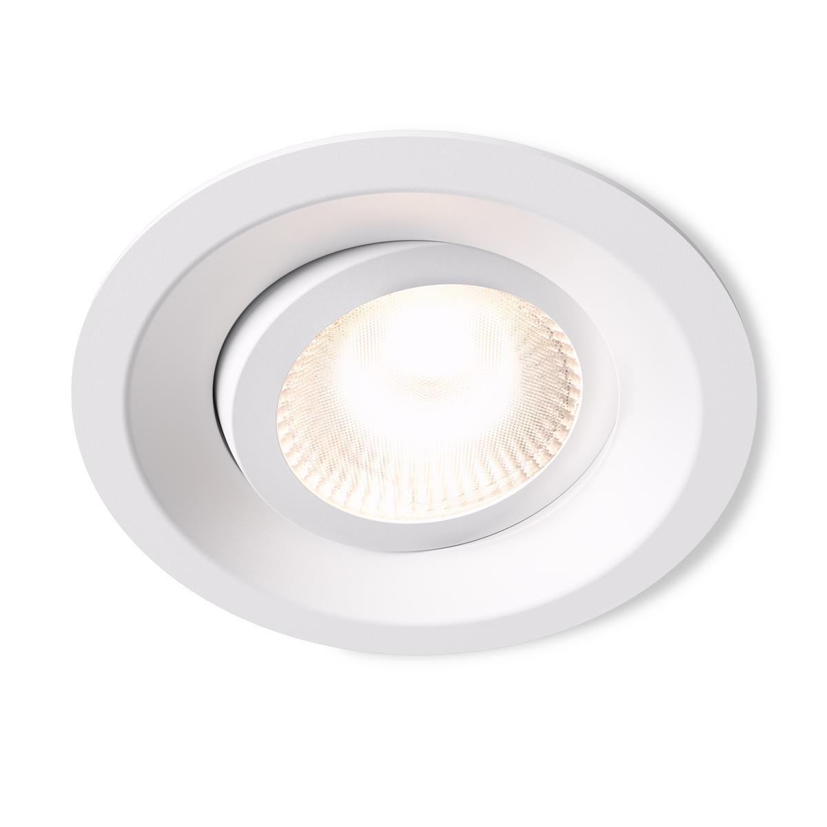Downlight DWN-01 kallistettava 6P Valkoinen valmistajalta Plejd - DWN-01:ss&auml; on s&auml;&auml;dett&auml;v&auml; v&auml;ril&auml;mp&ouml;tila, ja se voidaan asettaa kiinte&auml;&auml;n l&auml;mp&ouml;tilaan tai himment&auml;&auml; l&auml;mpim&auml;ksi.
