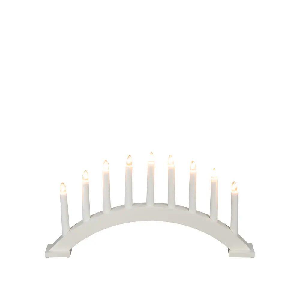 Candelabra 9 Lights Valkoinen valmistajalta Konstsmide - Kauniisti kaareva muoto ja yhdeks&auml;n valoa antavat harmonisen vaikutelman ja sopivat t&auml;ydellisesti ikkunaan tai pilariin.