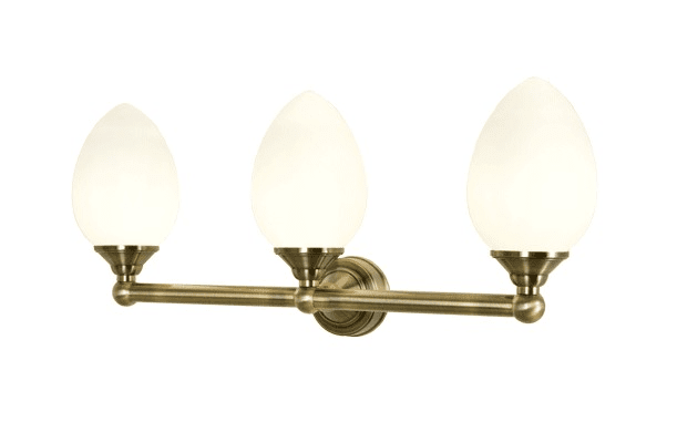 Luigi 55cm Antiikki kylpyhuoneen valaisin valmistajalta Aneta Lighting - Luigi on tyylikäs antiikkimessinginen seinävalaisin, jossa on kolme kaunista opaalivalkoista sävyä, jotka luovat pehmeän ja kutsuvan lämpimän valkoisen valon.