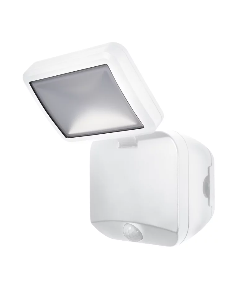 Battery LED Spotlight Sensor Valkoinen ulkovalo valmistajalta Ledvance - IP54-luokituksensa ansiosta se on kest&auml;v&auml; ja t&auml;ydellinen sis&auml;&auml;nk&auml;yntiin, autotalleihin ja puutarhoihin.