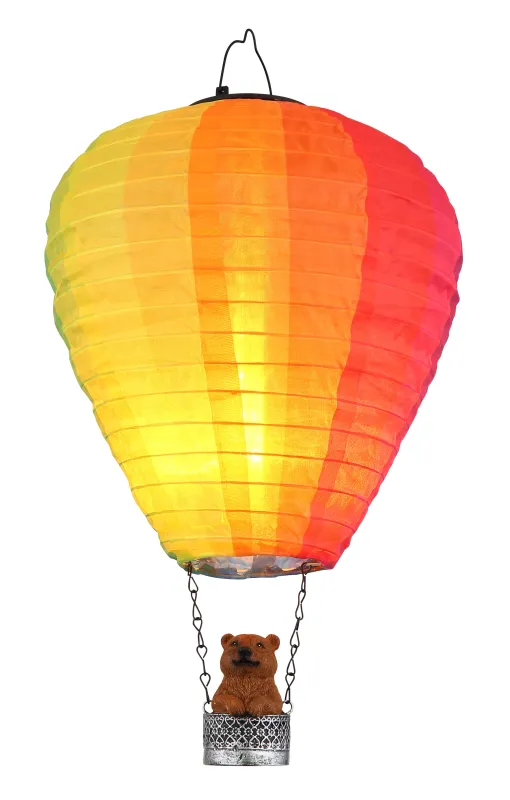 Balloon Monivärinen aurinkokennolamppu valmistajalta Globo Lighting - Skapa en lekfull k&auml;nsla i tr&auml;dg&aring;rden med Balloon, en solcellsdriven dekoration inspirerad av en luftballong med en bj&ouml;rn i korgen.