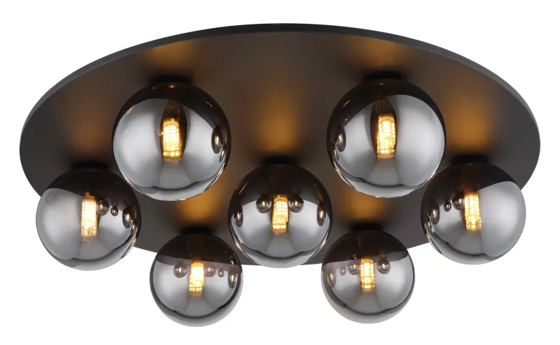 Riha Ø60 Savun värinen plafondi valmistajalta Globo Lighting - Den mattsvarta metallen i kombination med 7st r&ouml;kf&auml;rgade glas ger ett sofistikerat uttryck och passar perfekt in i olika inredningsstilar.