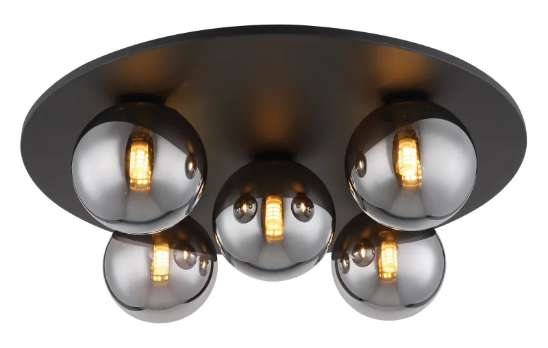 Riha Ø50 Savun värinen plafondi valmistajalta Globo Lighting - Den mattsvarta metallen i kombination med 5st r&ouml;kf&auml;rgade glas ger ett sofistikerat uttryck och passar perfekt in i olika inredningsstilar.