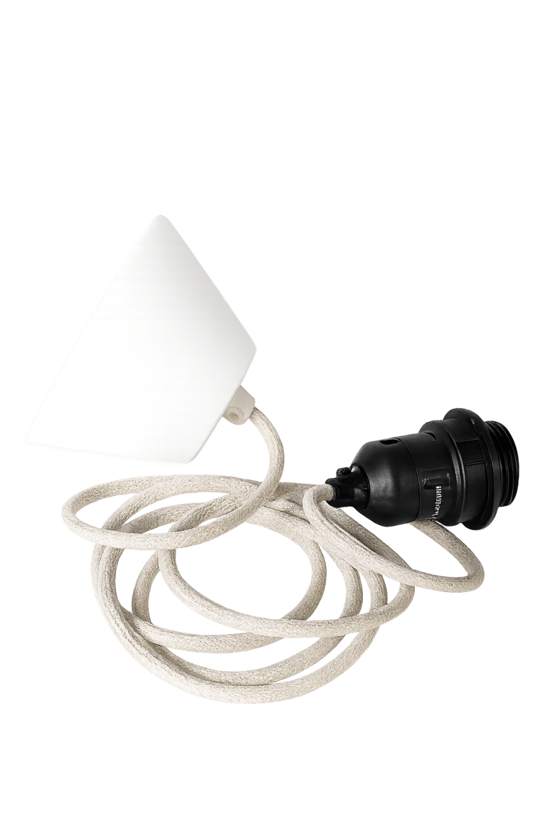 Tekstiilikattoriipus 2m Beige valmistajalta Alde & Lind - V&auml;ri "hiekka" on neutraali ja sopii kaikkiin kattovarjostimiin v&auml;rist&auml; riippumatta.