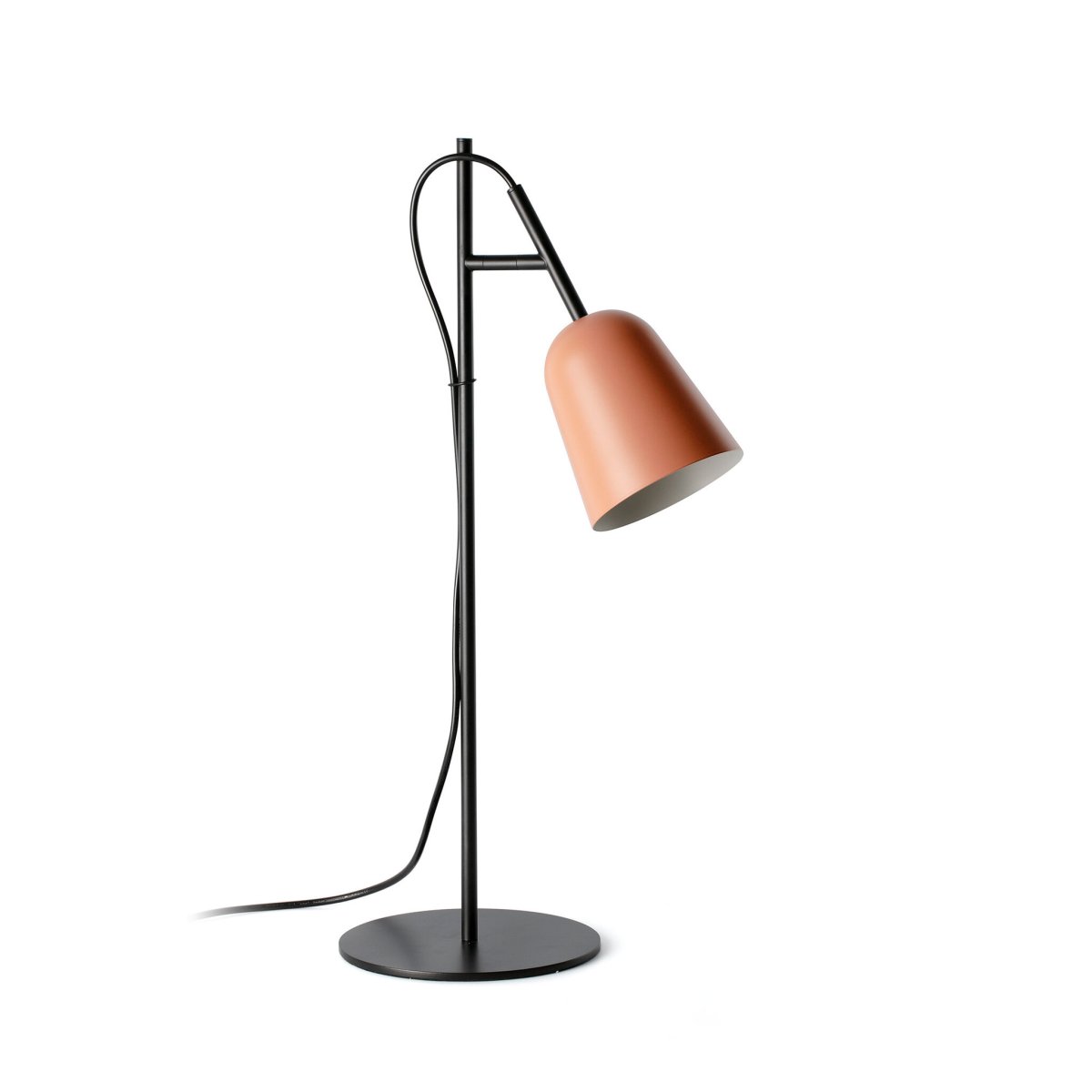 Studio 55cm Vaaleanpunainen työpöytävalaisin valmistajalta Faro Barcelona - Studio on Nahtrangin suunnittelema elegantti p&ouml;yt&auml;valaisin &ndash; ikonisen 1950-luvun muotoilun inspiroima, modernilla yksinkertaisuudella tulkittuna.