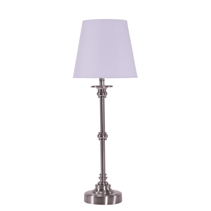 Zoomaa kuva kohteesta Axel 37cm Hopea pöytävalaisin valmistajalta Pixie Design - Tyylikäs muotoilu sekä metallin ja pellava yhdistelmä antavat valaisimelle ajattoman viehätyksen, joka sopii moneen eri sisustukseen.