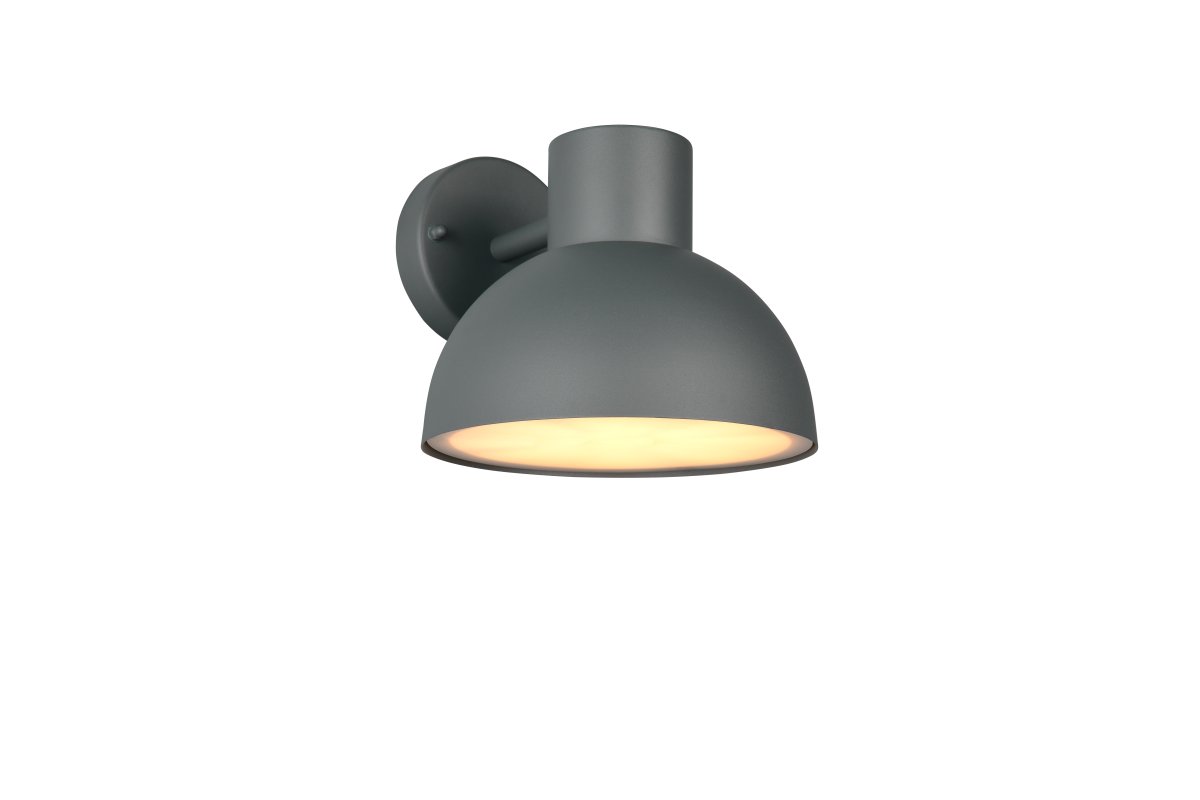 Elbe 20cm Antrasiitti ulkovalo valmistajalta Trio Lighting - IP44-luokituksensa ansiosta se kestää sadetta ja kosteutta ja levittää pehmeää, alaspäin suuntautuvaa valoa, joka luo turvallisen ja miellyttävän sisäänkäynnin.