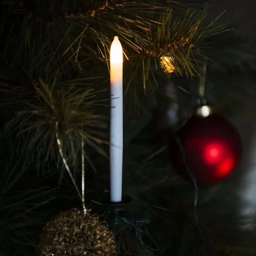Kuusen Valosarja Amber 25LED 22m Vihreä valmistajalta Konstsmide - Joulupuuvalaisin sis&auml;k&auml;ytt&ouml;&ouml;n 25 meripihkan v&auml;risell&auml; LED-valolla ja kauniilla tuiketehosteilla, jotka luovat el&auml;v&auml;n hehkun.