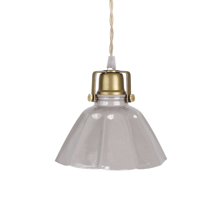 Margareta Ø18 Beige ikkunavalaisin valmistajalta Strömshaga - Valaisimella ei ole yhteyttä, ei seinään eikä kattoon, vaan voit valita mihin haluat liittää.