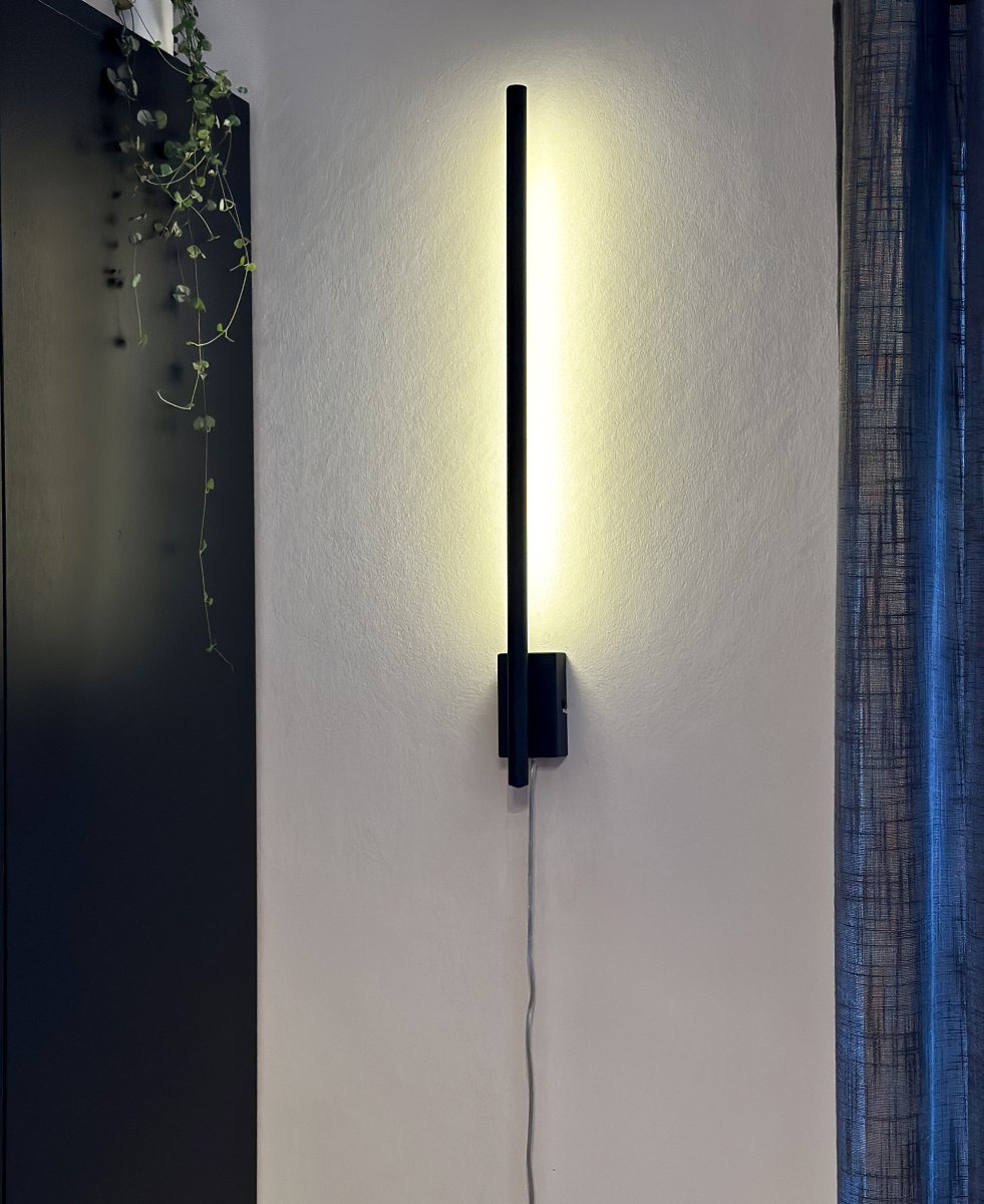 Stecco 65cm Musta seinävalaisin valmistajalta Aneta Lighting - 
