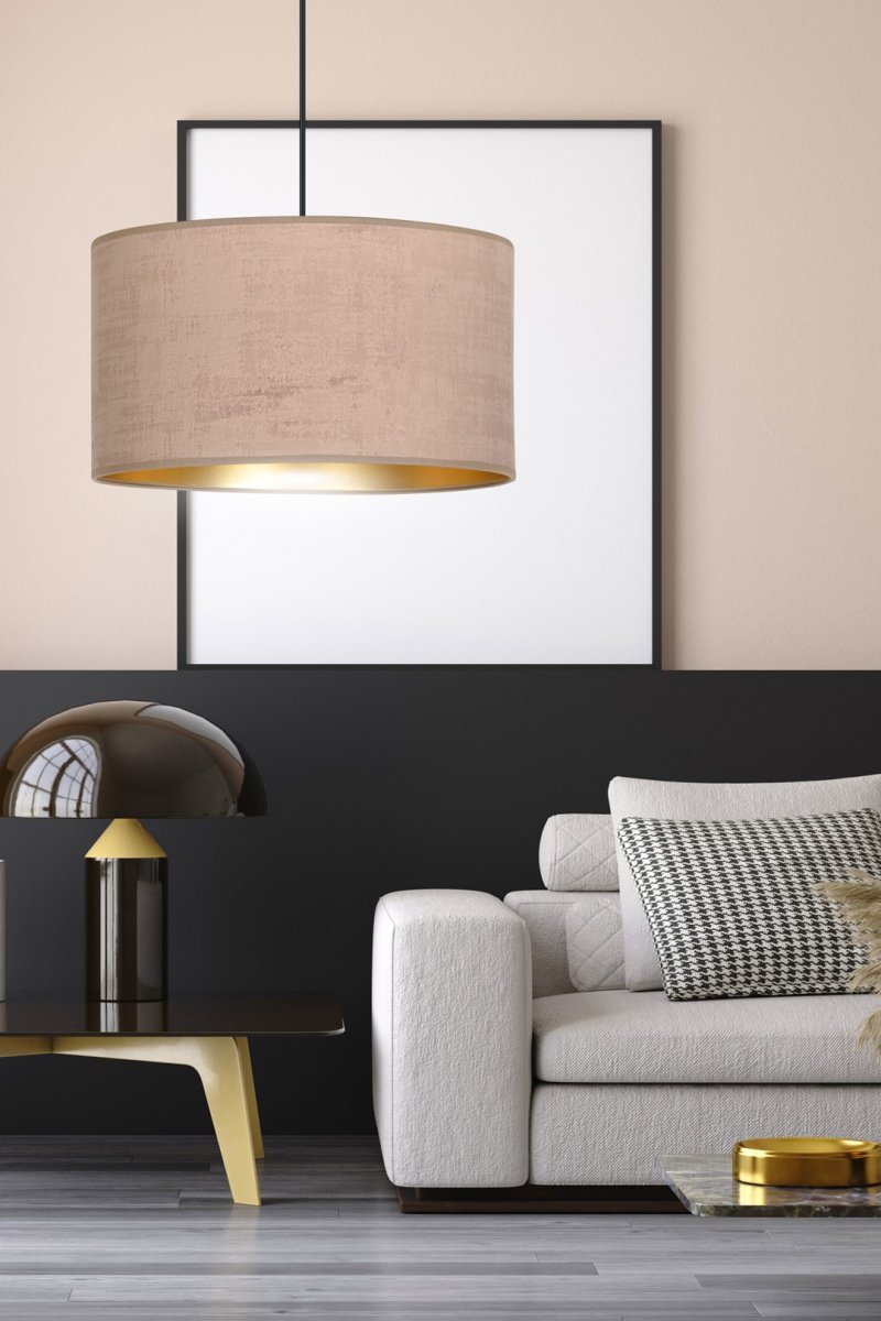 Hilde Ø35 Vaaleanpunainen kattovalaisin valmistajalta Emibig Lighting - S&auml;&auml;dett&auml;v&auml;n johdon pituuden ansiosta lamppu on helppo mukauttaa tarpeisiisi ja mieltymyksiisi.