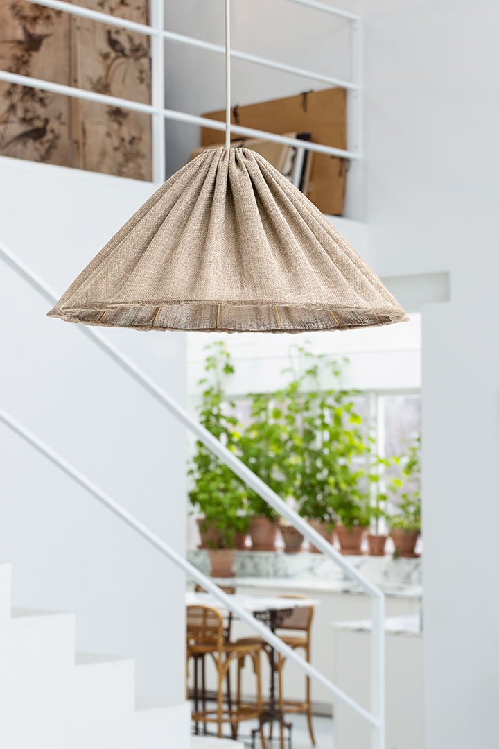 Fuji Varjostin Ei Sisällä Ripustusta Ø58 Ruskea kattovalaisin valmistajalta Alde & Lind - Lainereunainen Fuji-kattovalaisin antaa jokaiselle huoneelle ainutlaatuisen ja viihtyis&auml;n tunnelman.