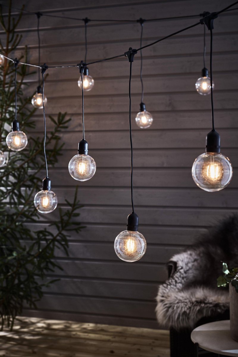 Valosarja Deco Extra 4 m Selkeä Garden 24 valmistajalta Markslöjd - LED-valosarja on 4 metri&auml; pitk&auml; ja se on jatkonauha Garden 24 -valosarjaan Deco, jonka tuotenumero on 108021.