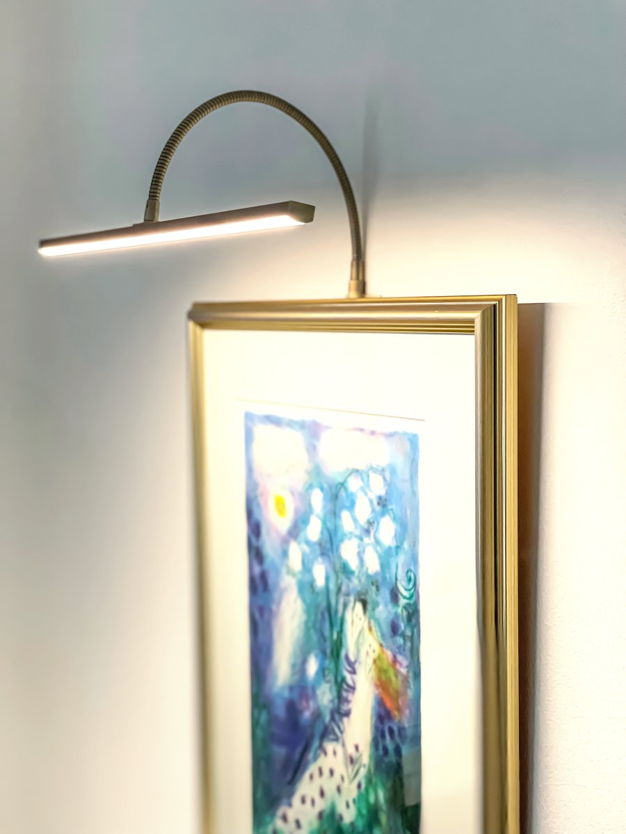 Miro 40cm Antiikki valmistajalta Aneta Lighting - Miro on t&auml;ydellinen korostus- ja kuvavalo antiikkik&auml;sitellyst&auml; metallista.
