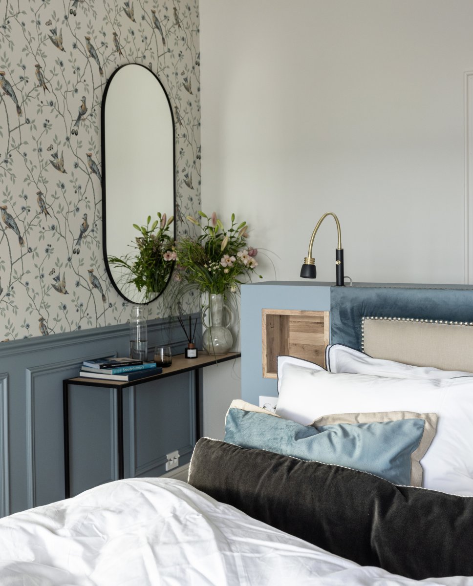 Eketorp Musta lukulamppu valmistajalta Aneta Lighting - S&auml;&auml;dett&auml;v&auml; varsi ja integroitu 3 W:n LED, joka antaa miellytt&auml;v&auml;n l&auml;mpim&auml;n valkoisen valon ja jota voidaan himment&auml;&auml;.