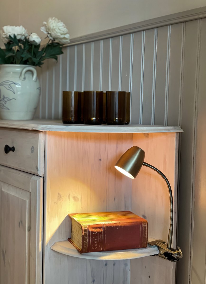 Sandnes Antiikki nipistinvalaisin valmistajalta Aneta Lighting - 