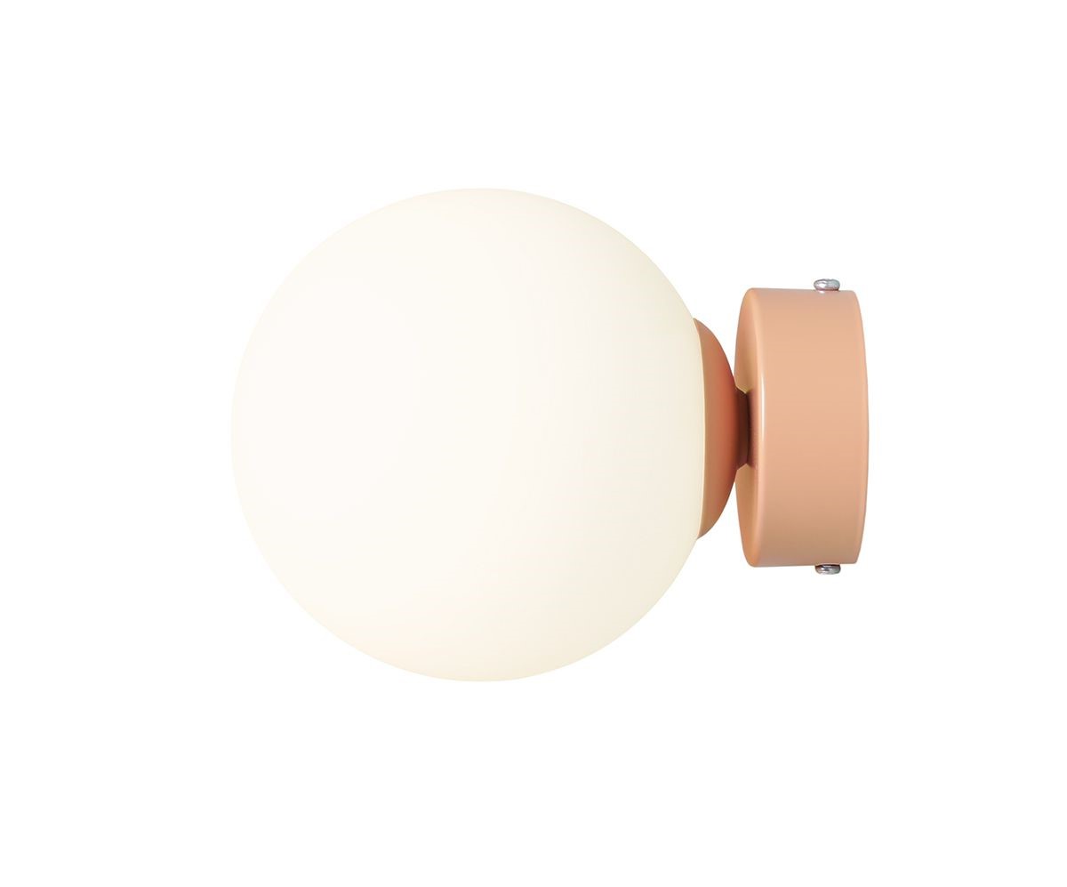 Ball Ø15 Koralli seinävalaisin valmistajalta Artera - Minimalistinen muotoilu tarkoittaa, että valaisin sulautuu sulavasti sekä moderniin että klassiseen sisustukseen ja tarjoaa samalla tehokkaan valon, joka parantaa huoneen tunnelmaa.