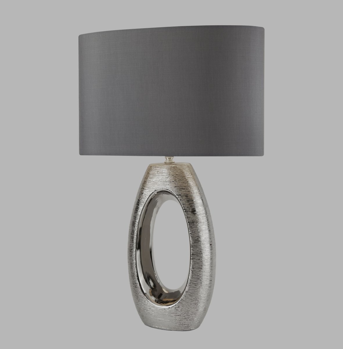 Artisan 60cm Kromi pöytävalaisin valmistajalta Searchlight - Tässä eksklusiivisessa pöytävalaisimessa yhdistyy ainutlaatuinen, peilimäinen jalusta metallisessa viimeistelyssä ja elegantissa vihreässä; lampun varjostin.