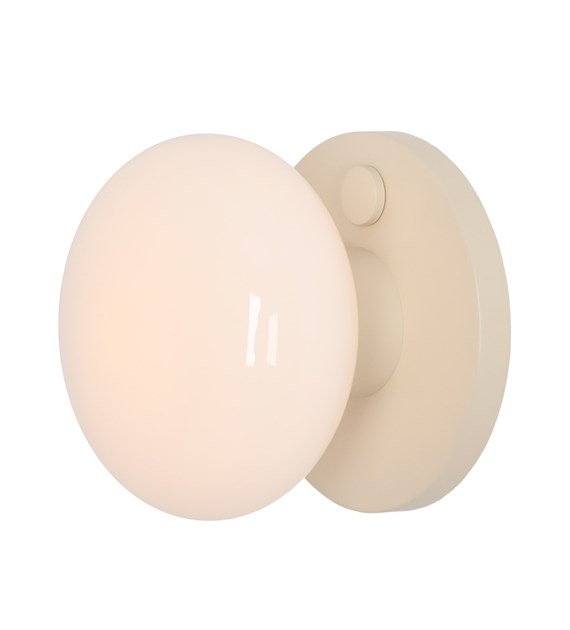 Flo Ø20 Kermanvalkoinen seinävalaisin valmistajalta Artera - Kermanv&auml;risess&auml; metallissa ja valkoisella lasivarjostimella varustettu Flo-sein&auml;valaisin on moderni ja tyylik&auml;s muotoilu, joka levitt&auml;&auml; pehme&auml;&auml; ja miellytt&auml;v&auml;&auml; valoa.