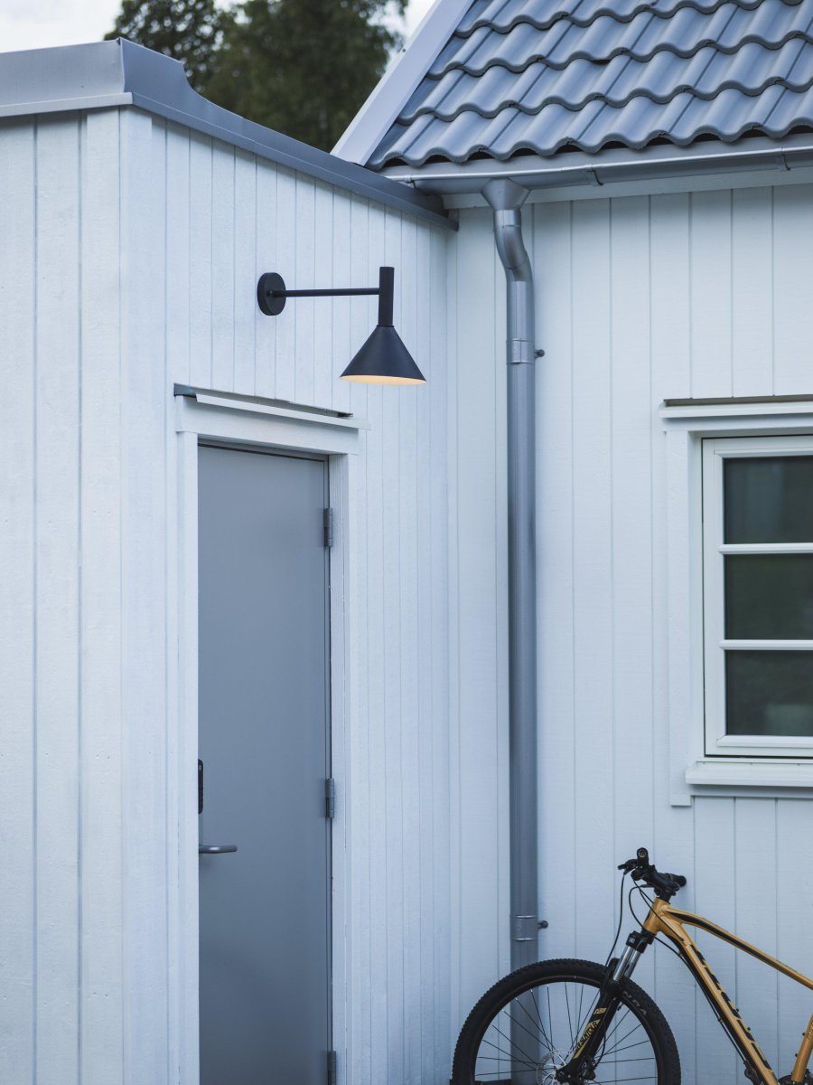 Tripp Musta ulkovalo valmistajalta PR Home - 