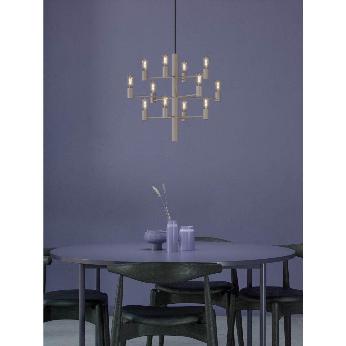 Manola 12 Ø60 Beige kattovalaisin valmistajalta Herstal - Manola &auml;r exceptionell i sin design och skapar en magnifik atmosf&auml;r.