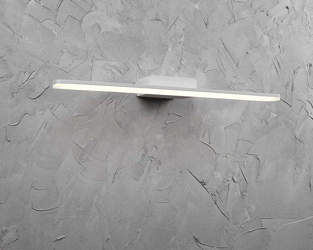 Aqua II 60cm Valkoinen kylpyhuoneen valaisin valmistajalta Westal - Valaisin on valmistettu valetusta alumiinista ja varustettu LEDeill&auml;.