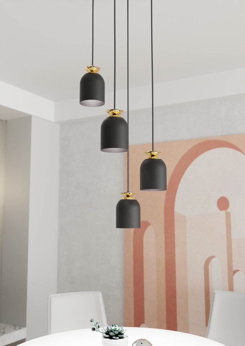 Target Ø30 Musta kattovalaisin valmistajalta Emibig Lighting - Kest&auml;v&auml;t metallis&auml;vyt on yhdistetty kullanv&auml;risiin yksityiskohtiin, jotka luovat tehokkaan kontrastin ja lis&auml;&auml;v&auml;t sek&auml; eleganssia ett&auml; hienostuneisuutta.