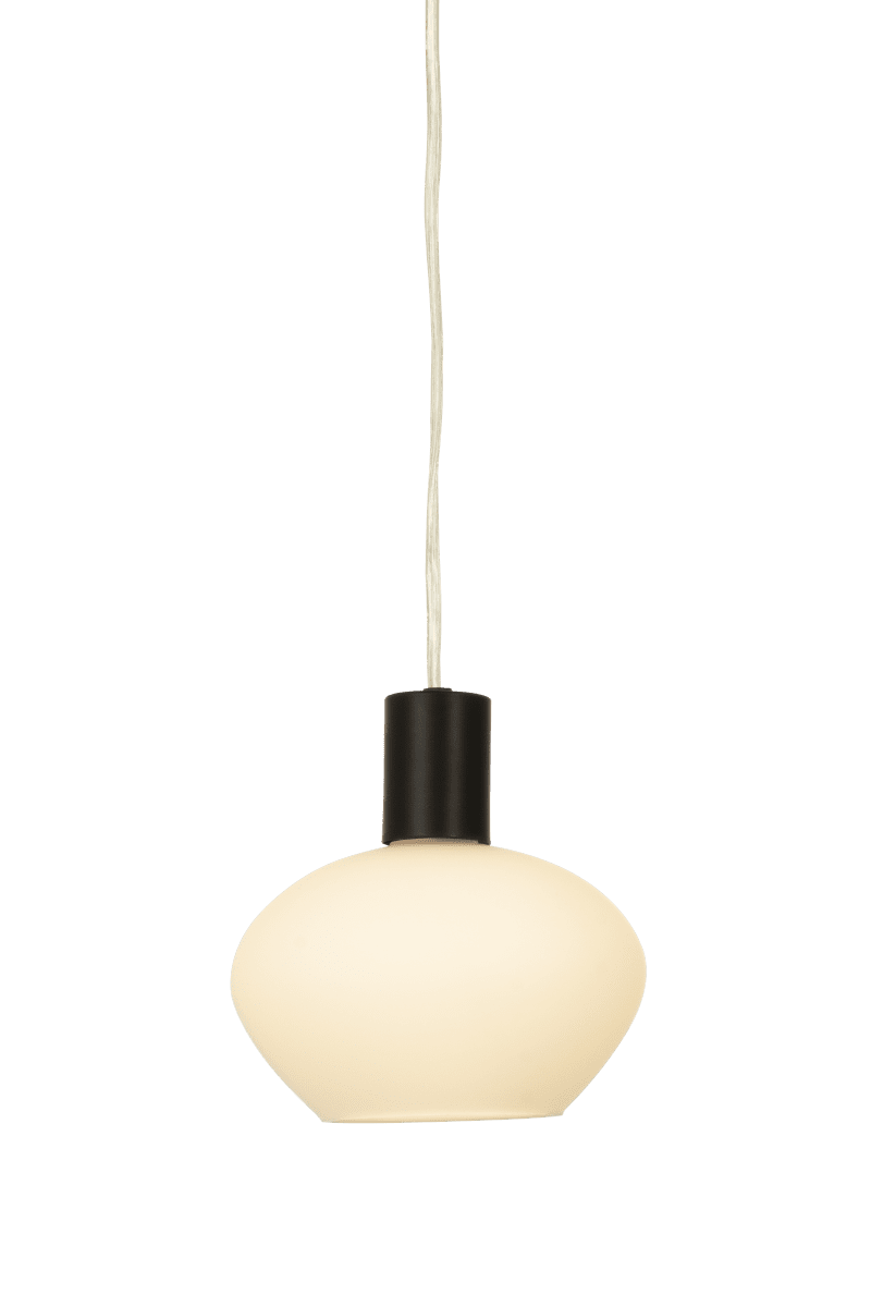 Bell Ø15 Valkoinen ikkunavalaisin valmistajalta Aneta Lighting - Valmistettu mustasta metallista, jossa on pyöreä opaalilasivarjostin, joka antaa pehmeän ja miellyttävän hehkun.