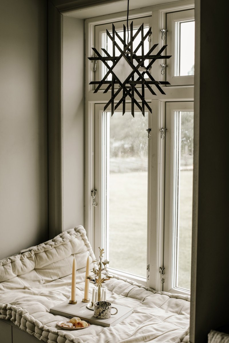 Lea Ø45 Ruskea valmistajalta Globen Lighting - Valaisin on valmistettu k&auml;sin ja siin&auml; on perinteinen ilme japanin elementeill&auml;.