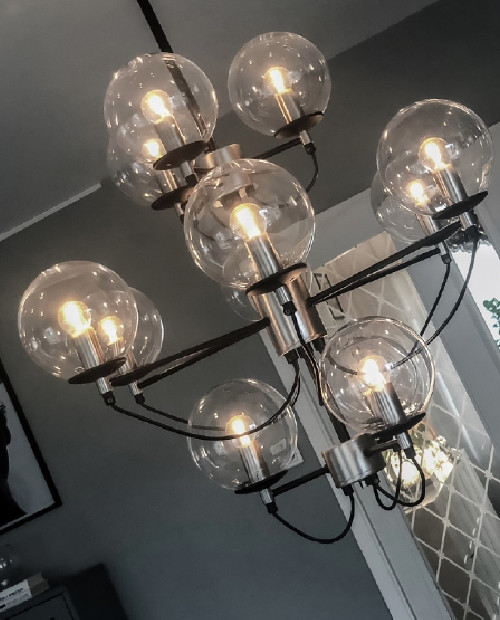 Perla 12 Ø78 Musta/teräs kattovalaisin valmistajalta Hallbergs - Valaisimen koko on sama, vain putkessa on eri pituuksia, joita voit ostaa ja muuttaa itse kokoonpanon aikana.