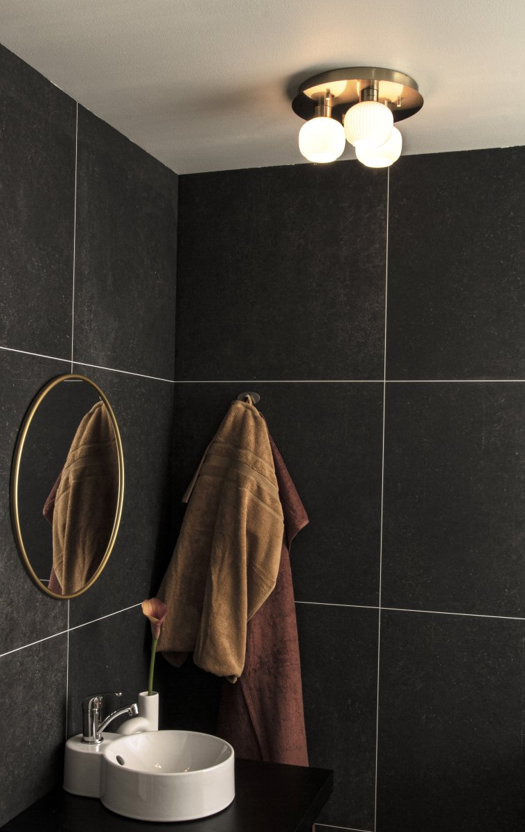 Messina Ø28 Matta messinki kylpyhuoneen valaisin valmistajalta Aneta Lighting - 