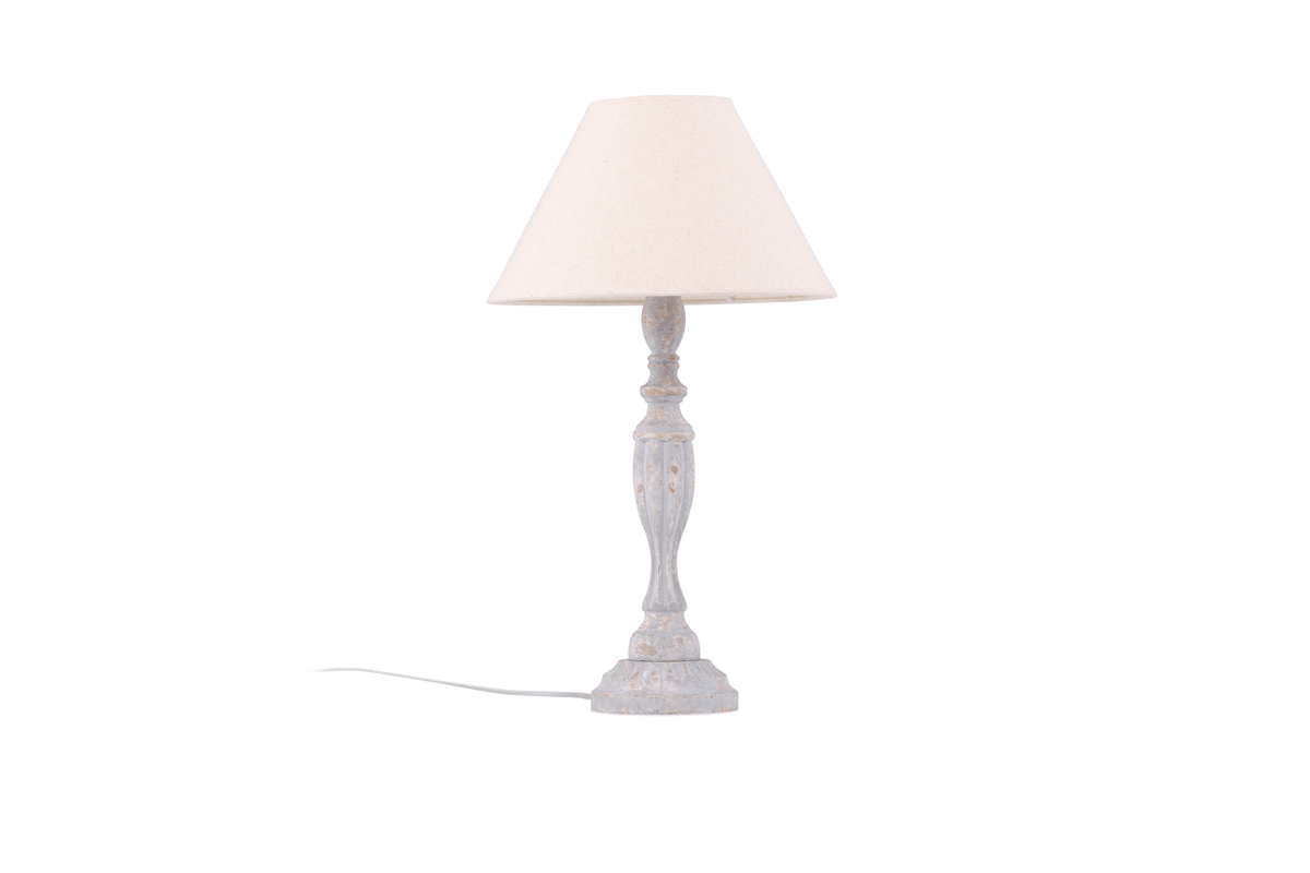 Caen 62cm Vaaleanharmaa pöytävalaisin valmistajalta Venture Design - Varjostin on valmistettu pellavasta ja siin&auml; on kaunis maanl&auml;heinen beige v&auml;ri.