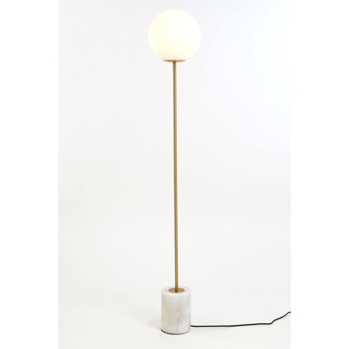 Medina Antiikki messinki lattiavalaisin valmistajalta Light & Living - Medina on kaunis lattiavalaisin, joka on valmistettu kestävistä materiaaleista.