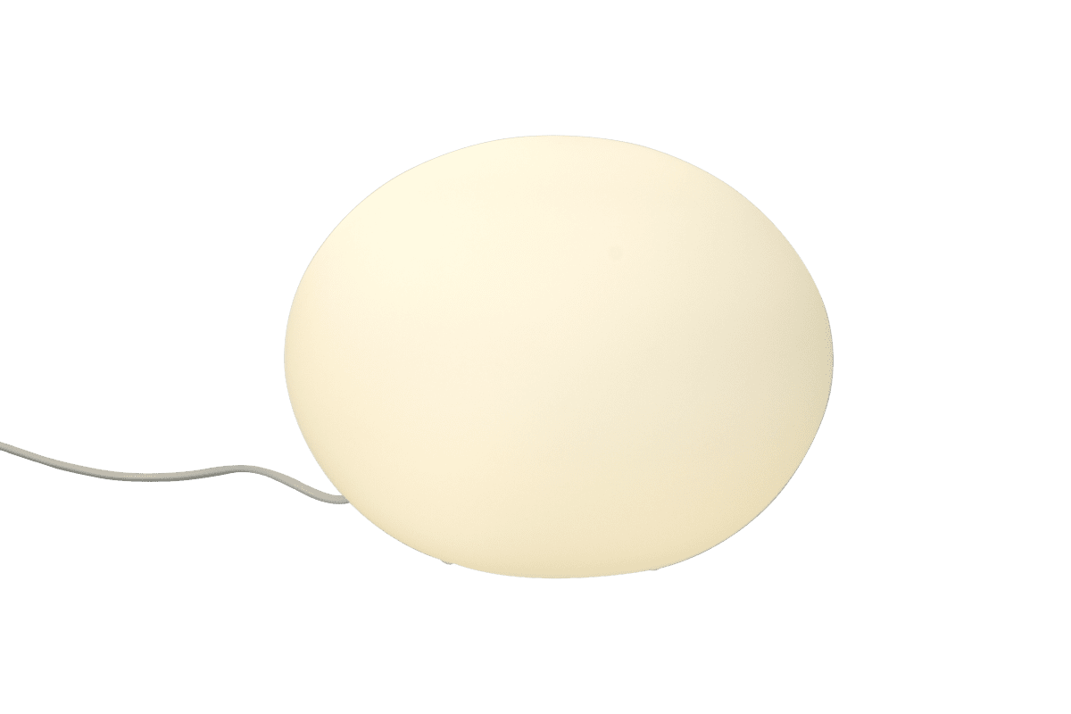 Globus 18cm Opaali pöytävalaisin valmistajalta Aneta Lighting - Globus-pöytävalaisin opaalivalkoista lasia, lasipallon sisällä oleva valonlähde, joka tarjoaa koristeellisen ja mukavan valon.