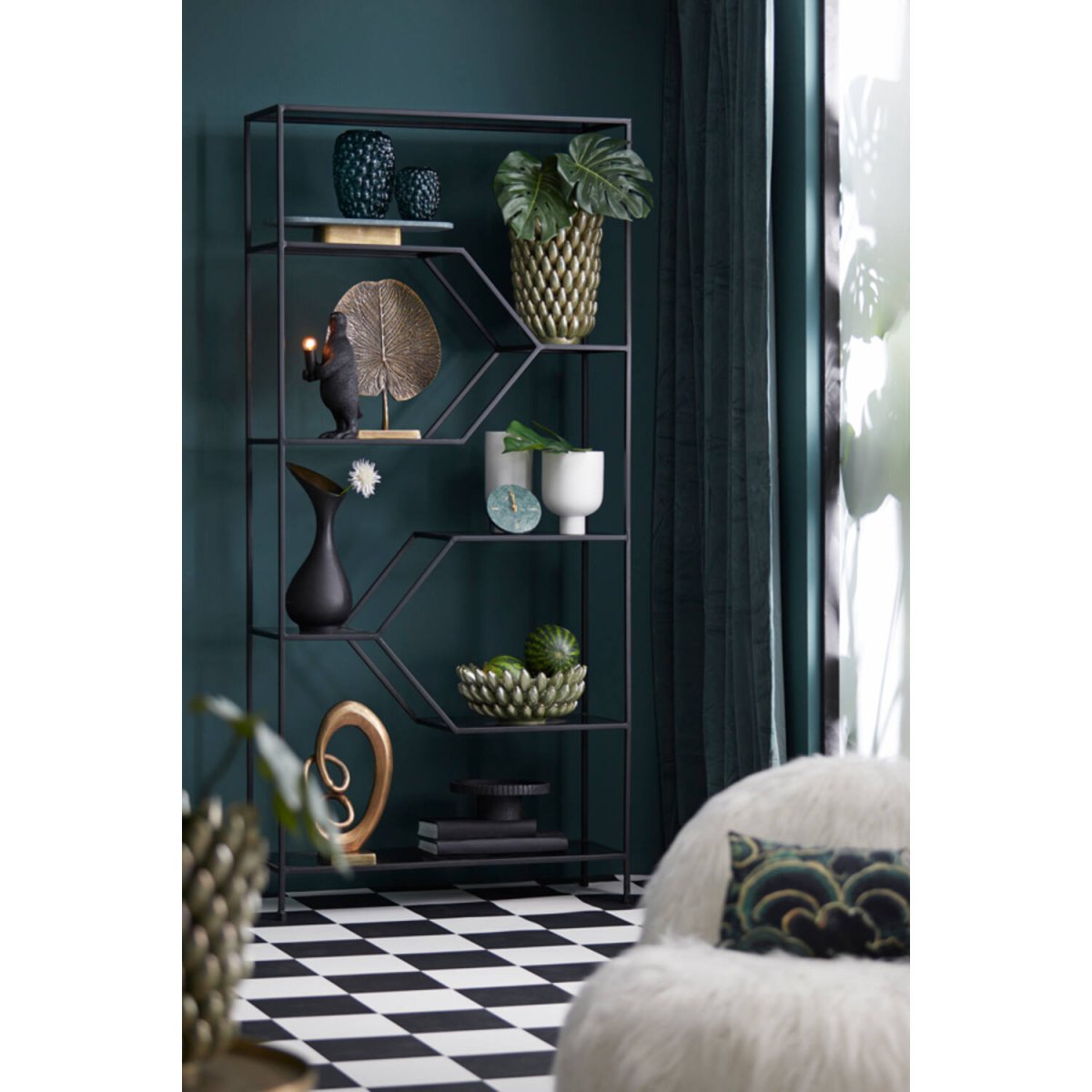 Penguin 34cm Musta pöytävalaisin valmistajalta Light & Living - Pingviini on viehättävä ja leikkisä valaisin, anna sen levittää valoa ja iloa kotiisi!