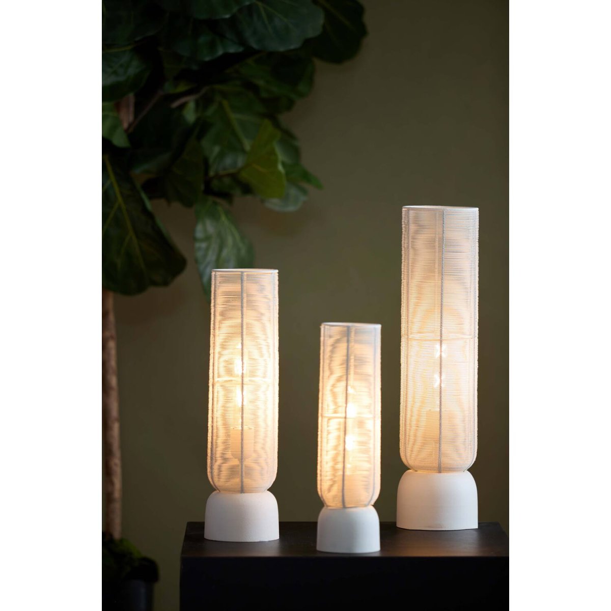 Lezuza 60cm Kermanvalkoinen pöytävalaisin valmistajalta Light & Living - Lezuza on hienostunut kermanvalkoinen metallilamppu, joka luo pehmeän ja harmonisen valaistuksen.