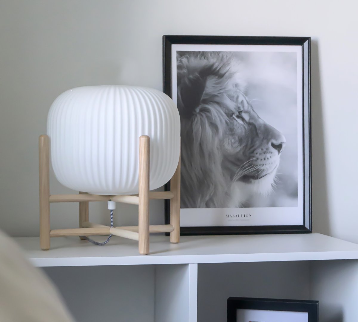 Vinda 32cm Puu pöytävalaisin valmistajalta Aneta Lighting - lampussa ja lasissa n&auml;yt&ouml;ss&auml;.