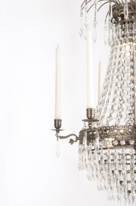 Empire Classic Ø55 Antiikki messinki kristalli valmistajalta Norrsken Design - Kattokruunu, joka luo kotiisi ainutlaatuisen tunnelman ja kiinnittää katseen.