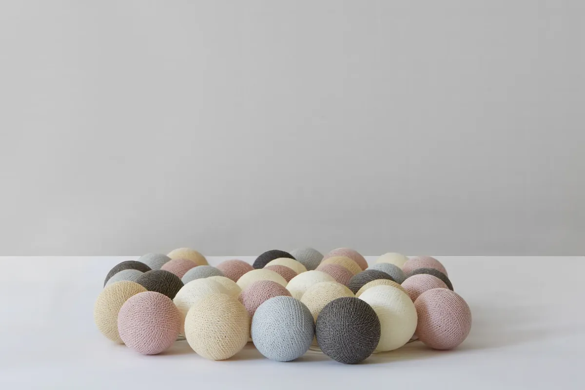 Irislights Blush 35-lights Monivärinen valmistajalta Irislights - Pallot levitt&auml;v&auml;t miellytt&auml;v&auml;&auml; valoa, kun sarja on sytytetty, ja sen voi sijoittaa monella eri tavalla vaihtelun luomiseksi!