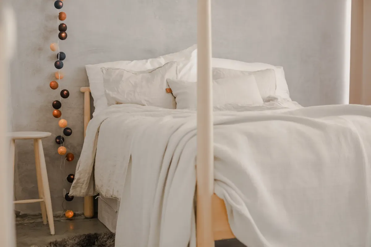 Irislights Hazel 35-lights Monivärinen valmistajalta Irislights - Pallot asetetaan yksinkertaisesti valosarjan valojen p&auml;&auml;lle, ja niit&auml; voidaan sitten k&auml;ytt&auml;&auml; koristeellisena ja viihtyis&auml;n&auml; tunnelmavalaistuksena kotona.