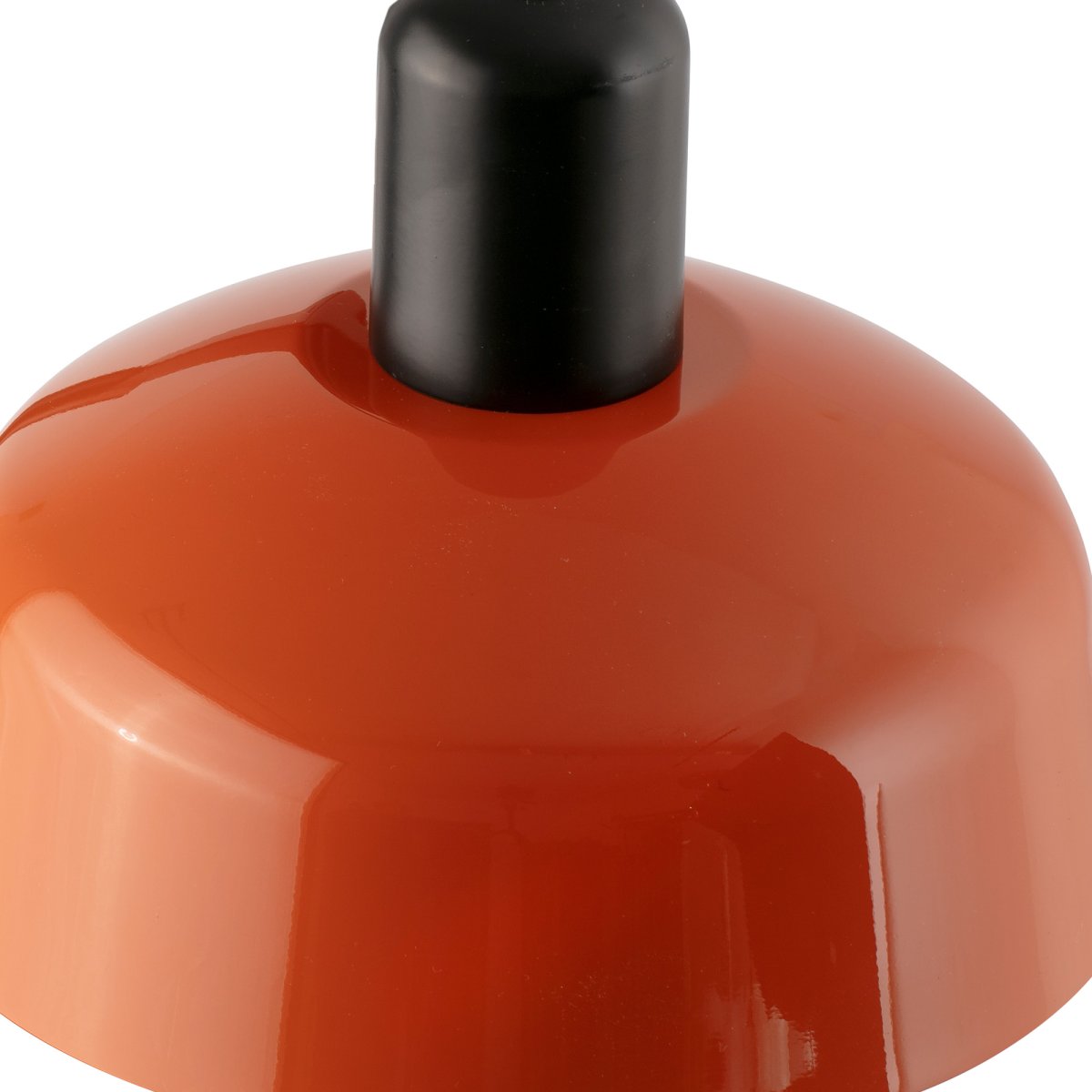 Tatawin Ø90 Punaoranssi kattovalaisin valmistajalta Faro Barcelona - Tatawin on kattovalaisin, jossa on musta rakenne ja viisi punertavan oranssia metallivarjostinta, jotka levitt&auml;v&auml;t suunnattua, tunnelmallista valoa.