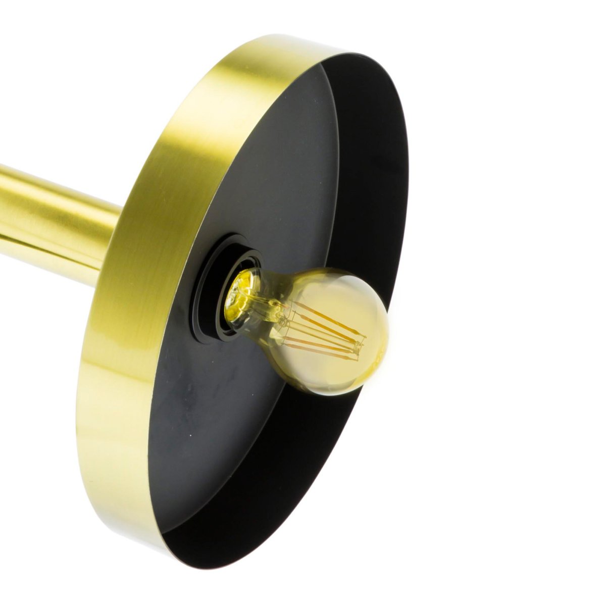 Whizz 120cm Kulta kattovalaisin valmistajalta Faro Barcelona - Whizz on Christoph Friedrich Wagnerin suunnittelema design-valaisinsarja, joka tunnetaan trendikk&auml;&auml;st&auml; satiinikullan ja mustan yhdistelm&auml;st&auml;&auml;n.